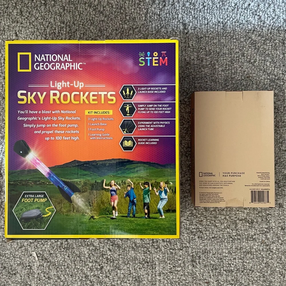 NATIONAL GEOGRAPHIC Air Rocket Toy & refill kit  NWT